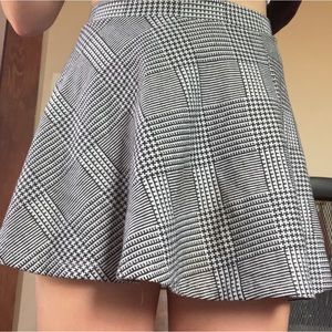 PREPPY forever 21 skirt super trendy and cute